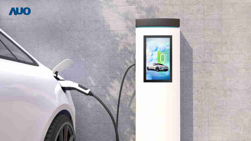 友達〝EVSE車用充電樁解決方案〞專為電動汽車充電樁設計，，，，具有高亮度、、、、克服戶外艱難環境的耐溫、、、、耐紫外線等特性，，，並搭載散熱性及擴充性強的高效能工業電腦，，，可實現人機互動訴求，，，，如資訊顯示、、支付等應用