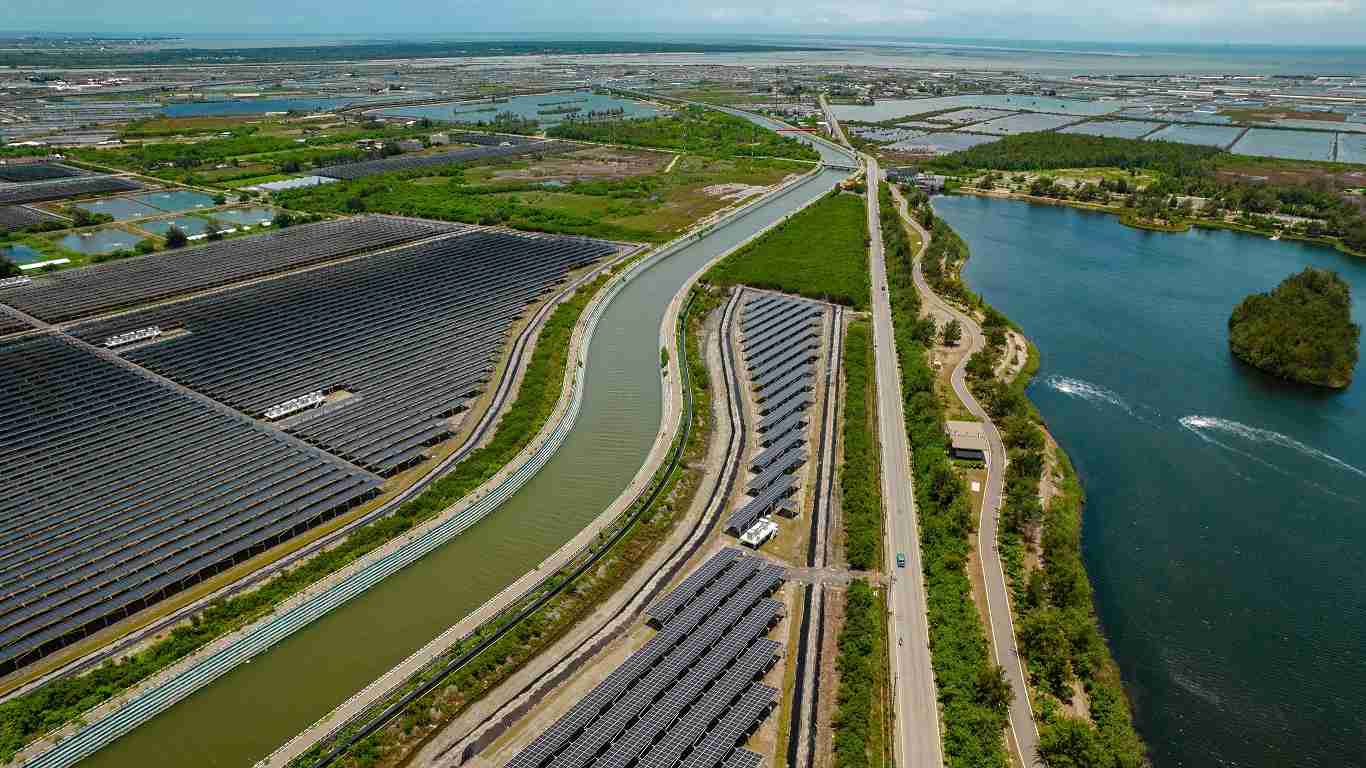 2121非凡能源事业提供智慧能源管理、、、太阳能监控管理、、、全方位电厂建置及运维解决方案，，，，并拥有管理超过6000案场的经验