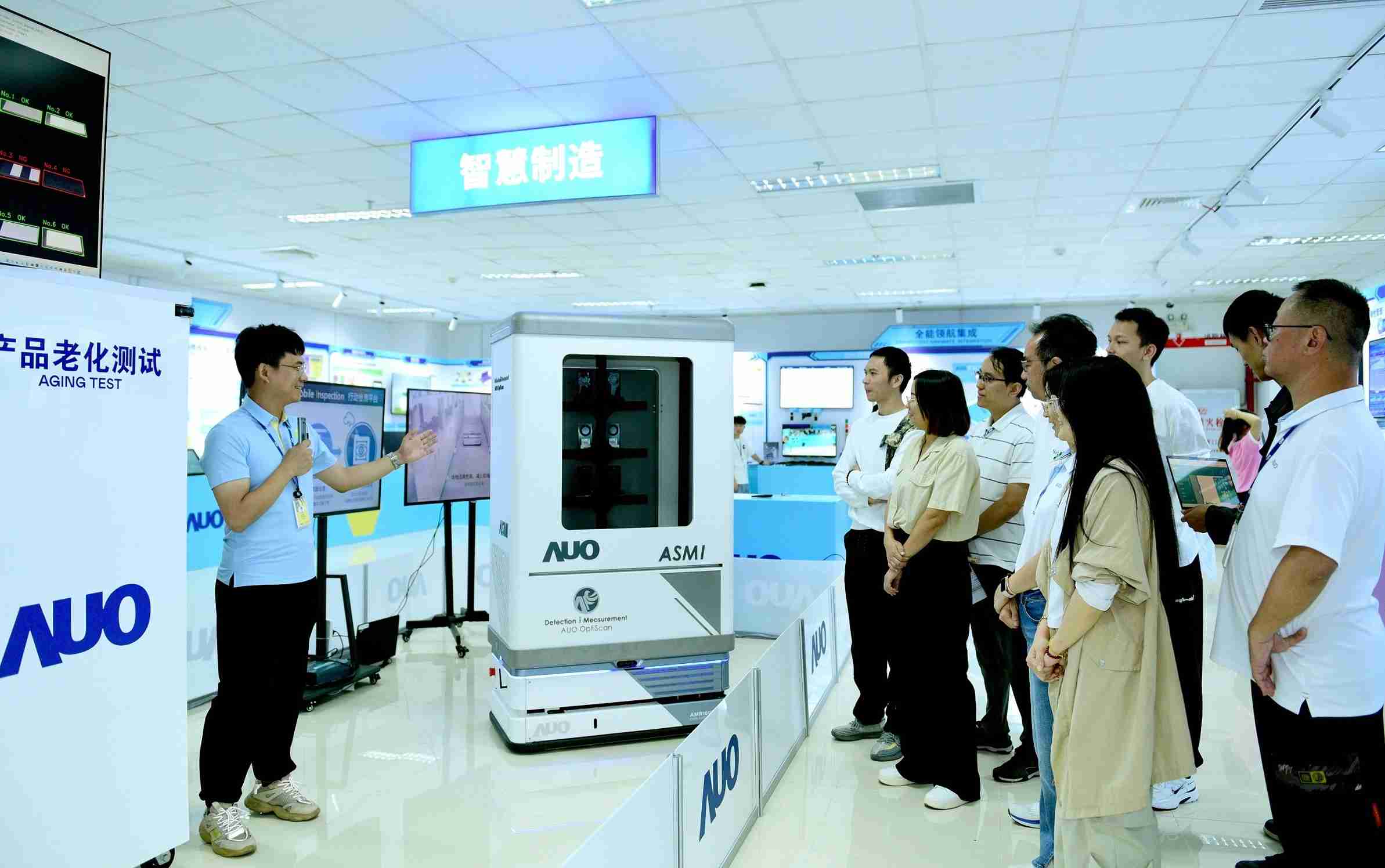 2121非凡厦门将5G+ABC技术串联生产管理全流程，，，，打通研发、、采购、、生管、、制程、、设备、、质量等产品全生命周期制造流程，，，，完成数字化设计、、智慧供应链、、、智能座舱、、、、全流程设备管理、、、数据驱动优化、、智慧在线检测、、、智慧品管等自适应生产模式升级